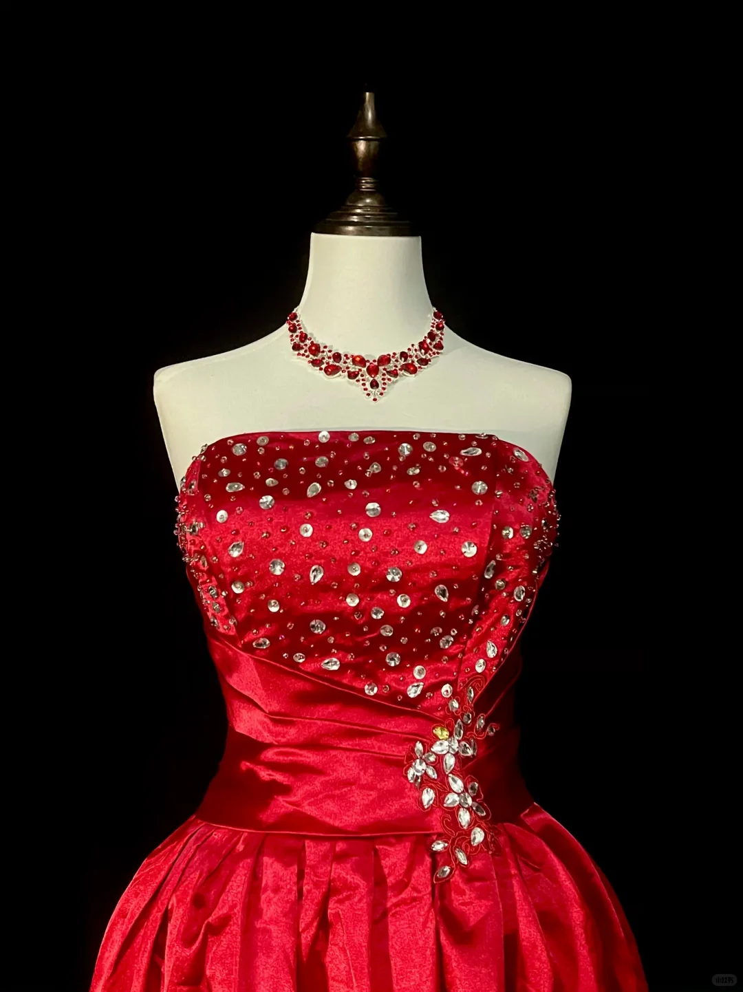 Pretty Strapless Satin Beaded A Line Mini Birthday Prom Dress,Red Short Graduation Homecoming Dress D4077