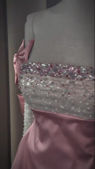 Charming Off The Shoulder Pink Satin Sequin Beaded Short Birthday Outfits Homecoming Dress With Bow D4768