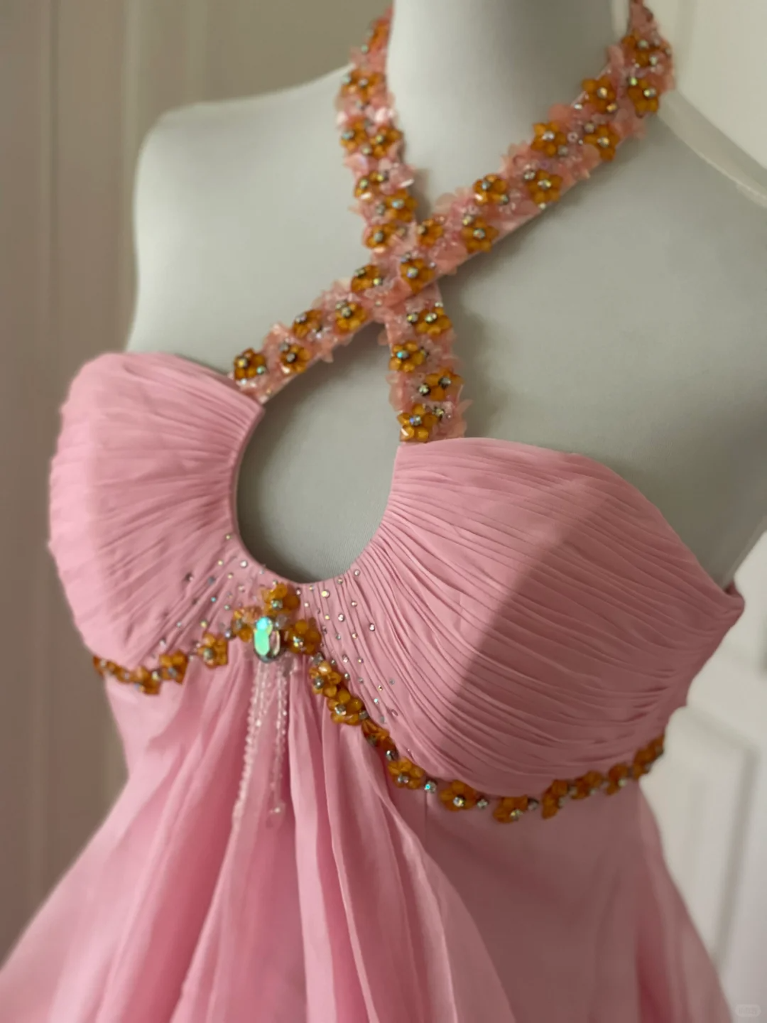 Pretty Pink Halter Chiffon Beaded Mermaid Evening Dress Long Wedding Guest Dress D3107