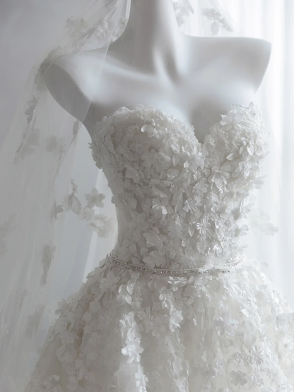 Beautiful White Tulle Lace Appliques Long Wedding Dress D5084