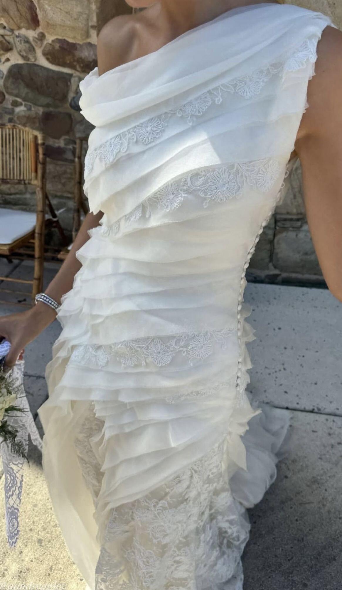 Glamorous One Shoulder Tulle Pleated Lace Mermaid Long Wedding Dress,White Bridal Dress D3900