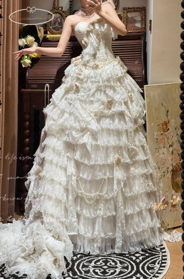 Glamorous Strapless White Tulle Lace Pleated Layered Long Wedding Dress Bridal Dresses D2042