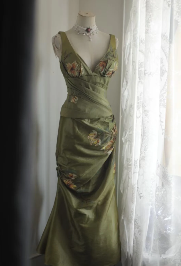 Unique V Neck Green Satin Pleated Floral Mermaid Party Dress Long Evening Gown With Beads D2199