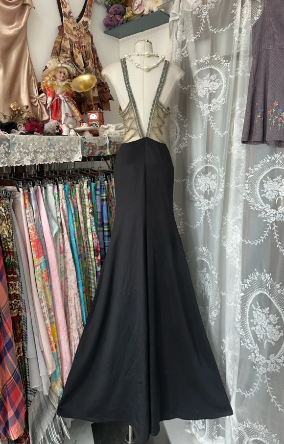 Sexy Black Sleeveless Satin Beaded Backless Mermaid Long Party Dress Evening Gown D1672