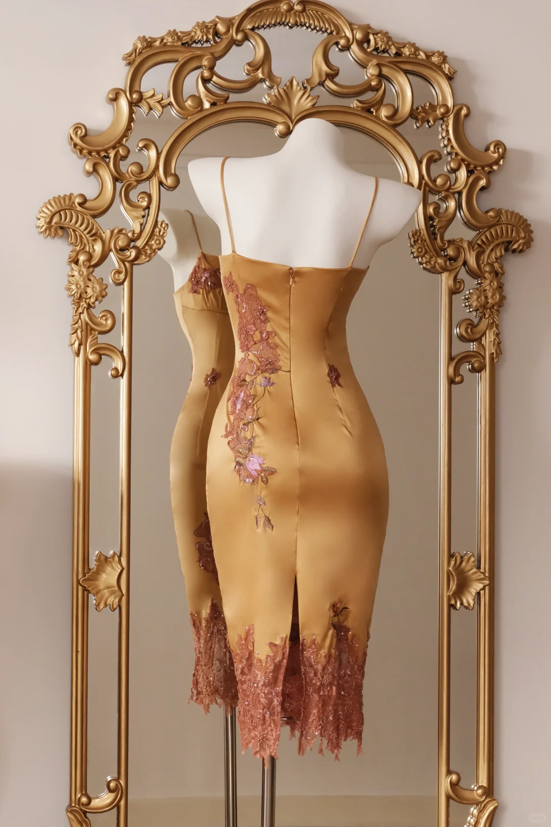 Unique Spaghetti Straps Satin Lace Embroidery Floral Sheath Party Dress Prom Dresses D2747