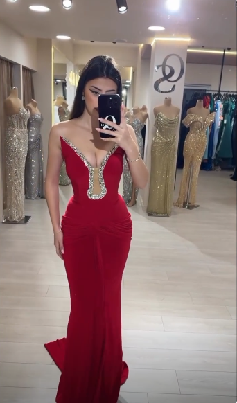 Sparkly Strapless V Neck Satin Chiffon Beaded Evening Dress Red Mermaid Prom Dress D5153