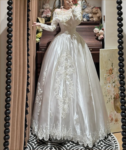 Pretty Off The Shoulder Long Sleeves Satin Lace Appliques Beaded Ball Gown White Long Wedding Dress D2036