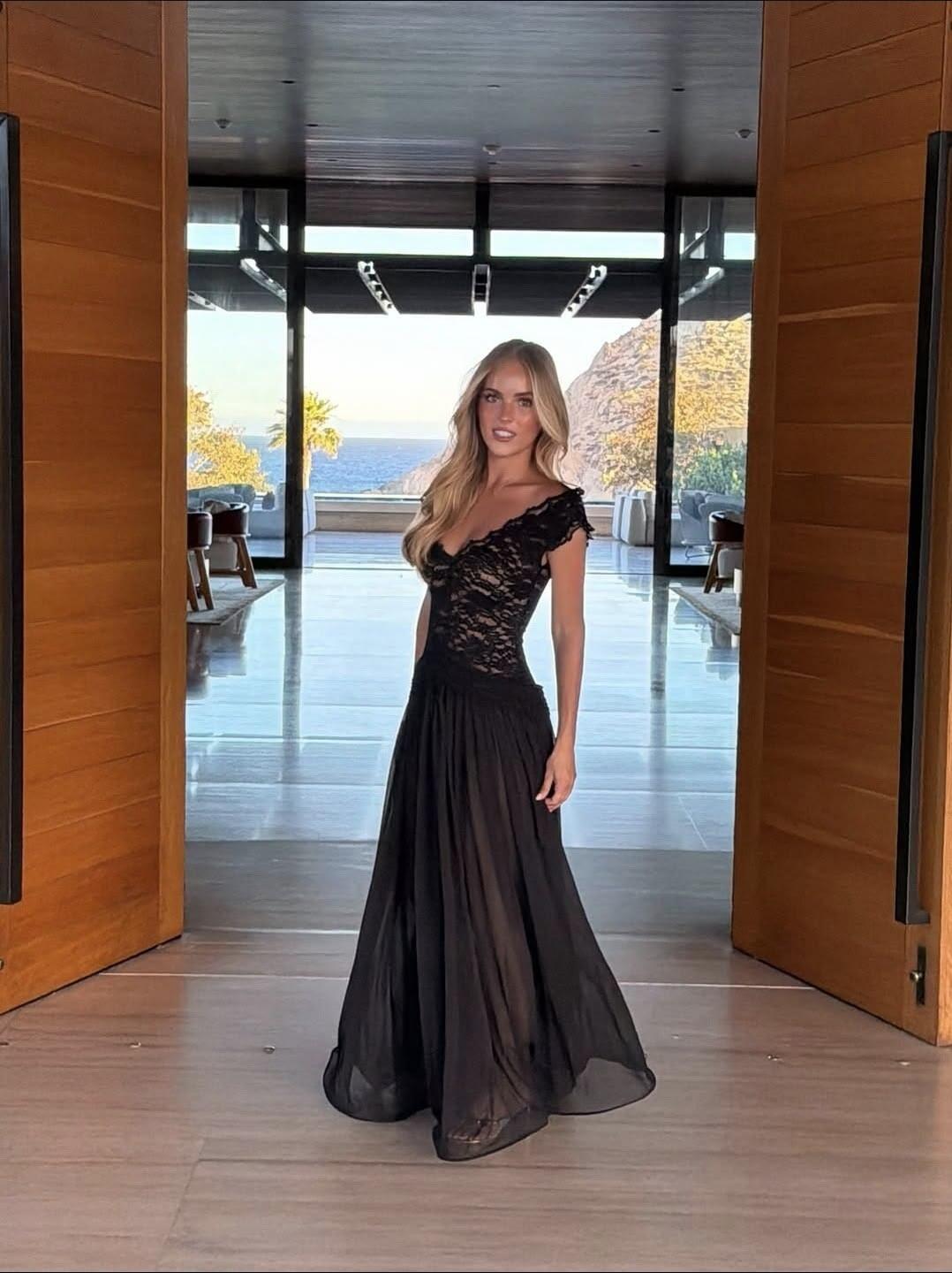 Sexy V Neck Lace Chiffon Evening Dress Black Long Party Gowns D5307