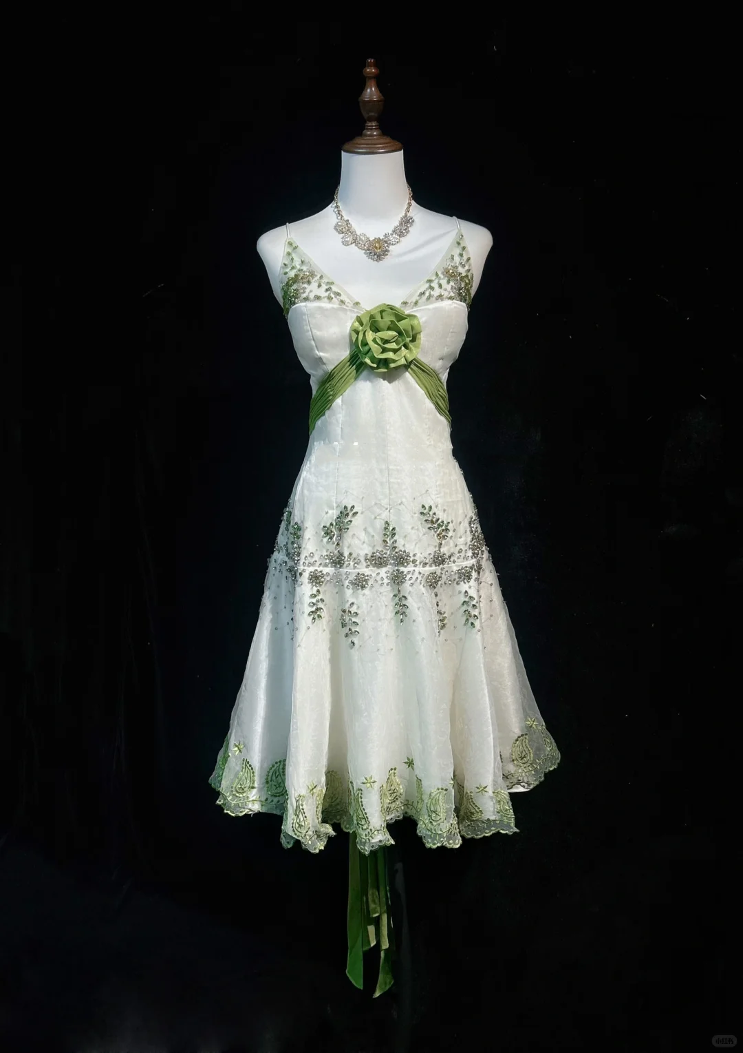 Pretty White Spaghetti Straps Tulle Beaded Short Homecoming Dress,V Neck A Line Short Birthday Dress D3369