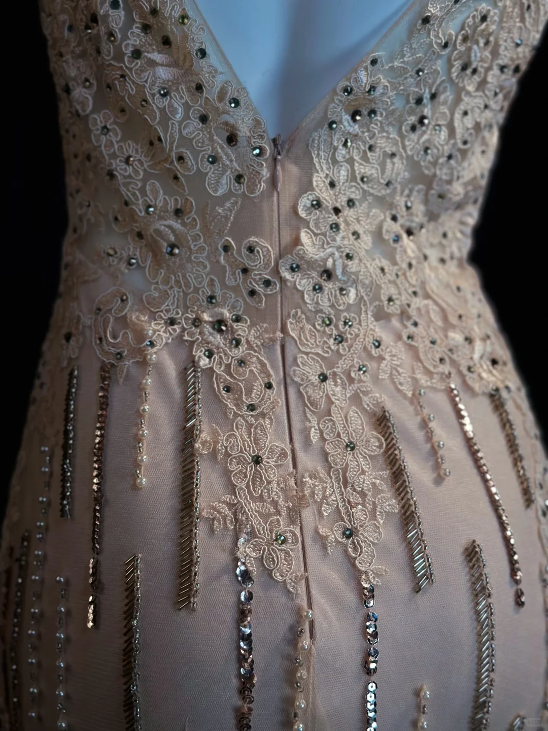 Classy V Neck Apricot Pink Sequin Beaded Mermaid Long Party Dress Evening Dress With Appliques D2516