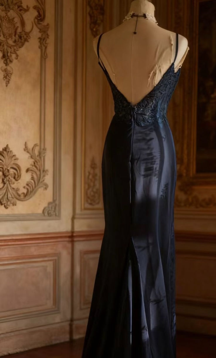 Vintage Spaghetti Strap Navy Blue Satin Appliques Mermaid Long Wedding Guest Dress Birthday Evening Dress D1979