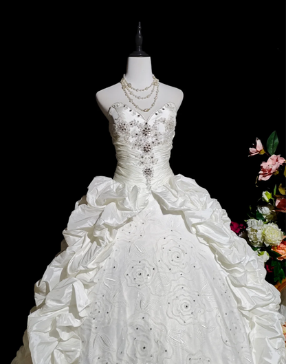 Retro Strapless Satin Pleated Beaded Ball Gown White Birthday Quinceanera Dress D2358