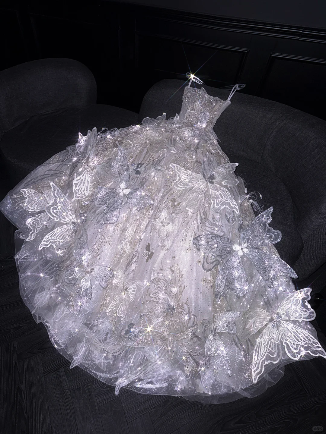 Glitter Strapless Tulle Sequin Beaded 3D Butterfly Long Wedding Dress Bridal Dress D3082