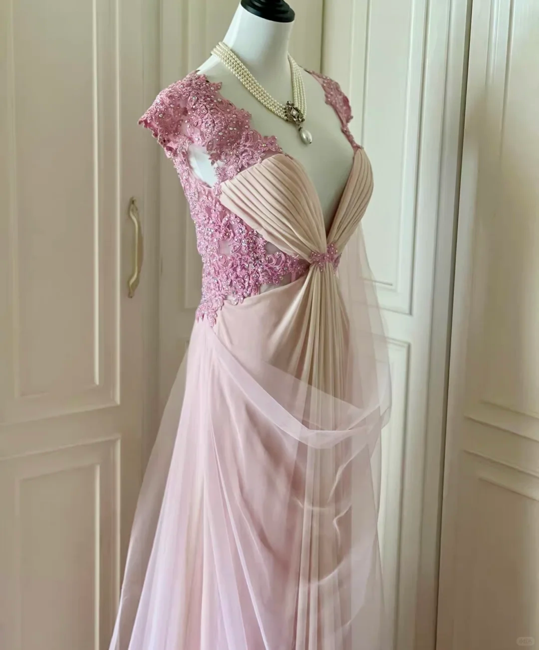 Charming V Neck Chiffon Lace Appliques Beaded Mermaid Long Evening Dress,Pink Party Gown D3094