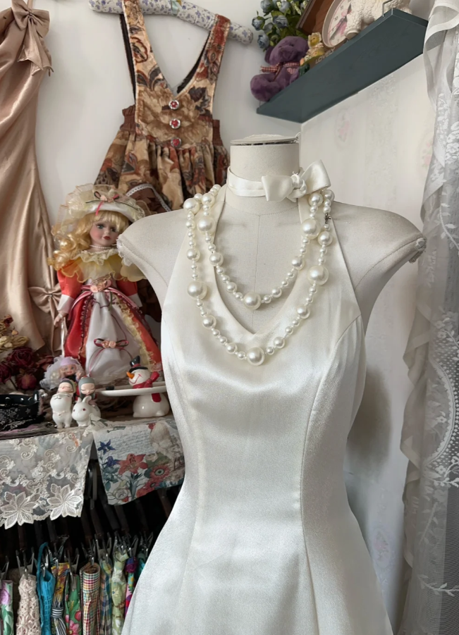 Classy Off-white Halter V Neck Satin Mermaid Long Wedding Guest Dress Party Gown D1671