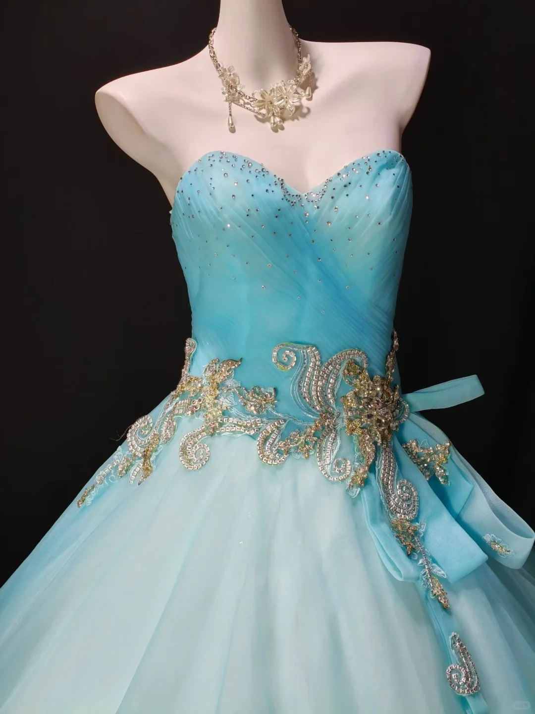 Shiny Blue Ball Gown Sweetheart Neck Tulle Beaded Sweet 16 Dress D3623