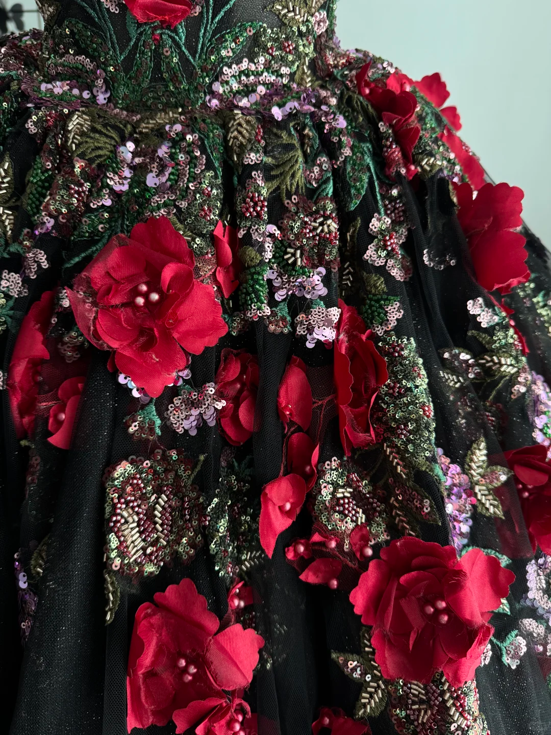 Pretty Black Quinceanera Dress Strapless Tulle Sequin Beaded Floral Sweet 16 Dress With Appliques D4717
