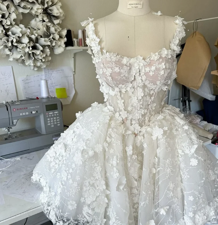 Elegant Spaghetti Straps Tulle A Line Short Homecoming Dress,White Short 15th Birthday Outfits D3804