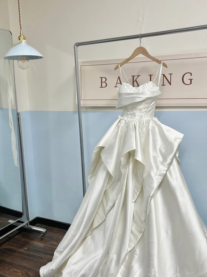 Charming Spaghetti Straps Satin Pleated Beaded Appliques White Long Wedding Dress Bridal Dress D3073