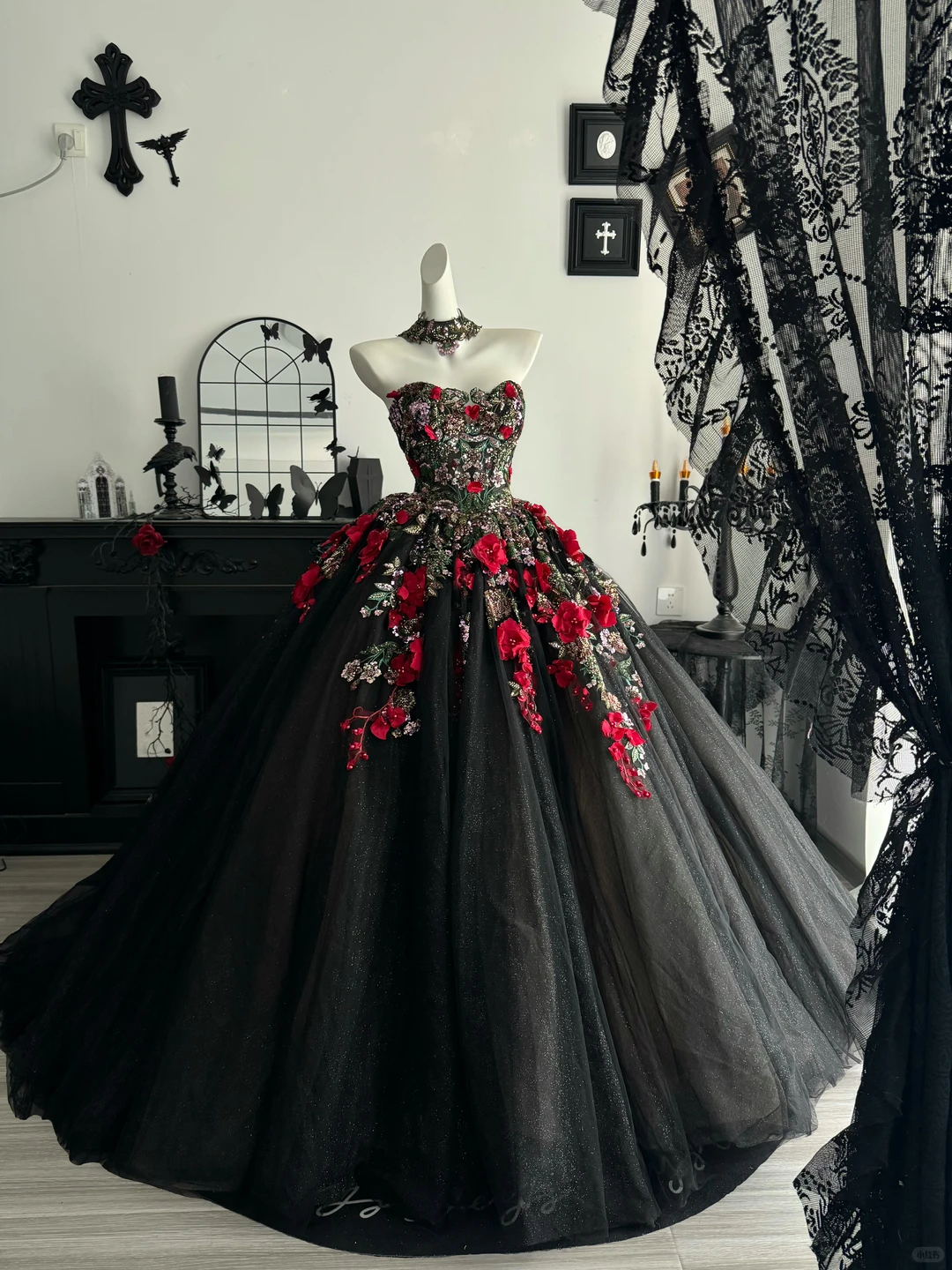 Pretty Black Quinceanera Dress Strapless Tulle Sequin Beaded Floral Sweet 16 Dress With Appliques D4717