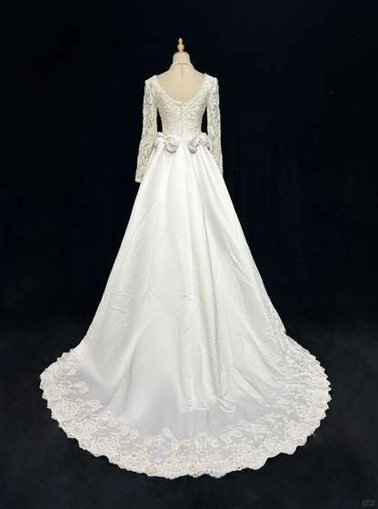 Elegant White Satin Appliques Beaded Long Wedding Dress D2834