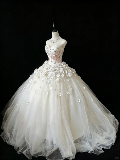 Elegant Sweetheart Neck White Tulle Appliques Beaded Long Wedding Dress D5231