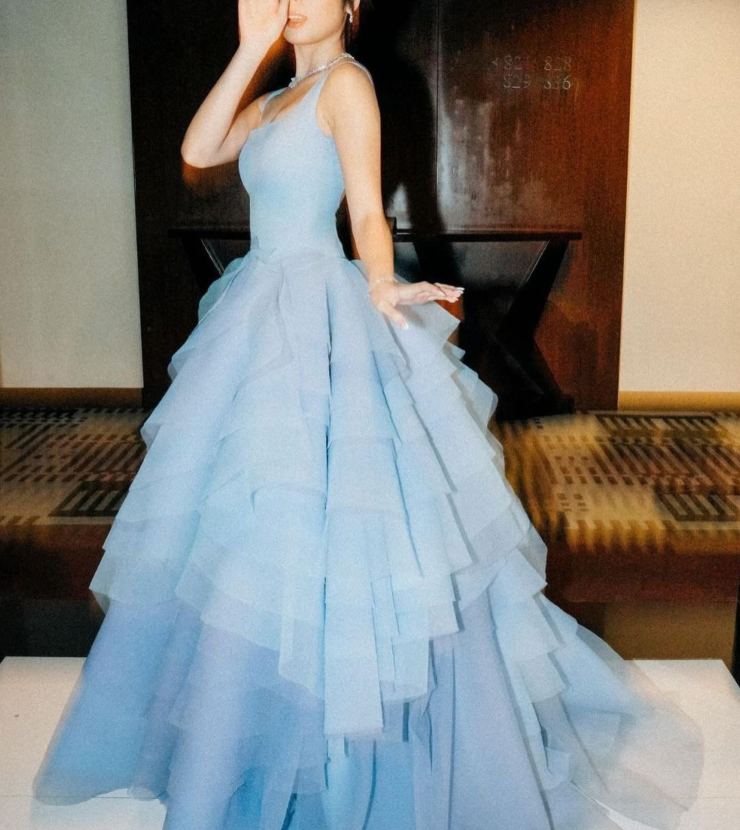 Glamorous Spaghetti Straps Blue Tulle Layered Ball Gown Long Evening Dress D1872