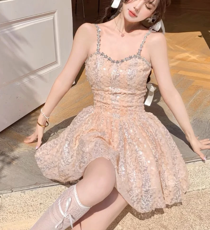 Charming Spaghetti Straps Lace Beaded A Line Short 16th Birthday Outfits Formal Homecoming Dress D047