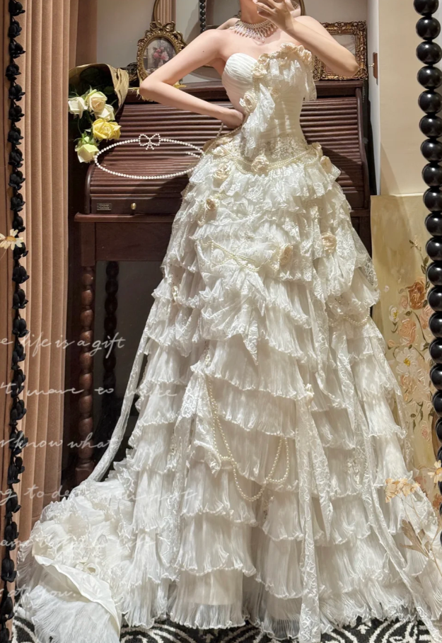 Glamorous Strapless White Tulle Lace Pleated Layered Long Wedding Dress Bridal Dresses D2042
