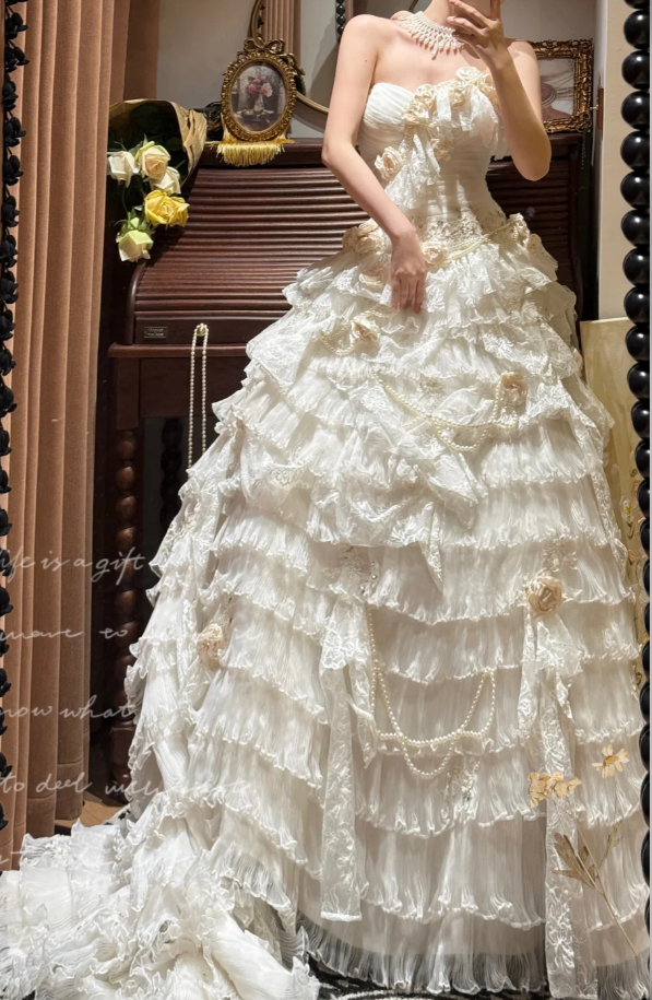 Glamorous Strapless White Tulle Lace Pleated Layered Long Wedding Dress Bridal Dresses D2042