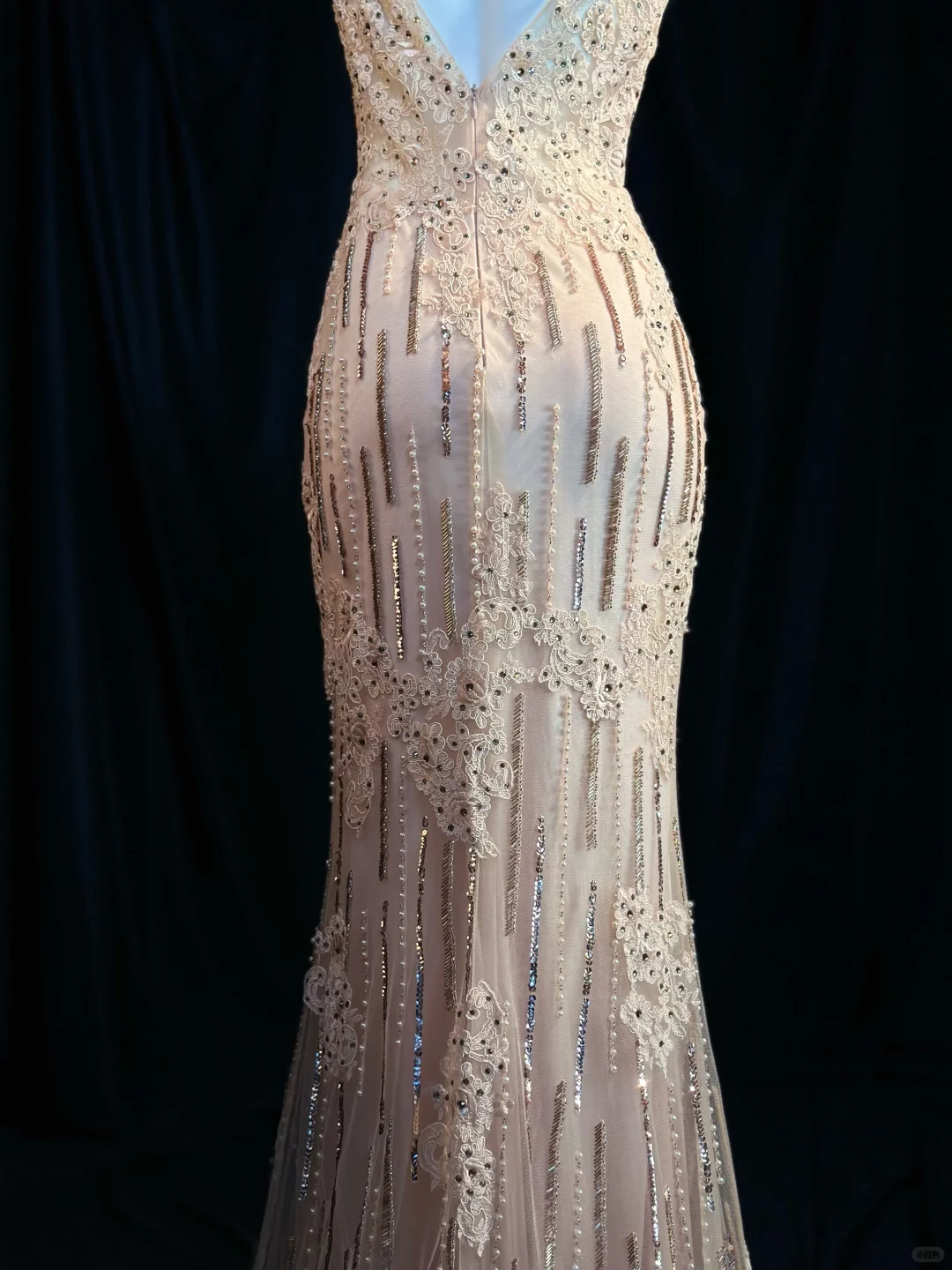 Classy V Neck Apricot Pink Sequin Beaded Mermaid Long Party Dress Evening Dress With Appliques D2516