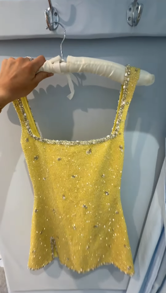 Shiny Spaghetti Straps Yellow Sequin Beaded Sheath Short Homecoming Dress Birthday Outfits D3656