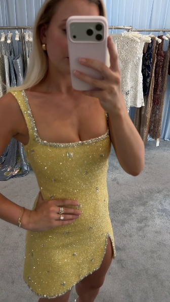 Shiny Spaghetti Straps Yellow Sequin Beaded Sheath Short Homecoming Dress Birthday Outfits D3656