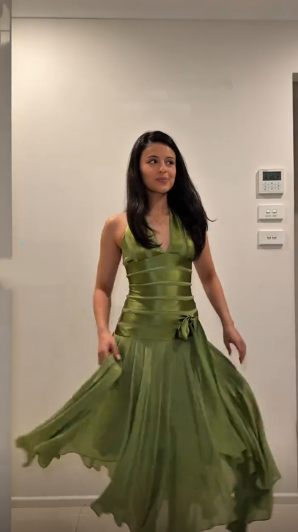 Classy Halter V Neck Green Satin Chiffon Mermaid Long Party Dress Evening Dress D4392