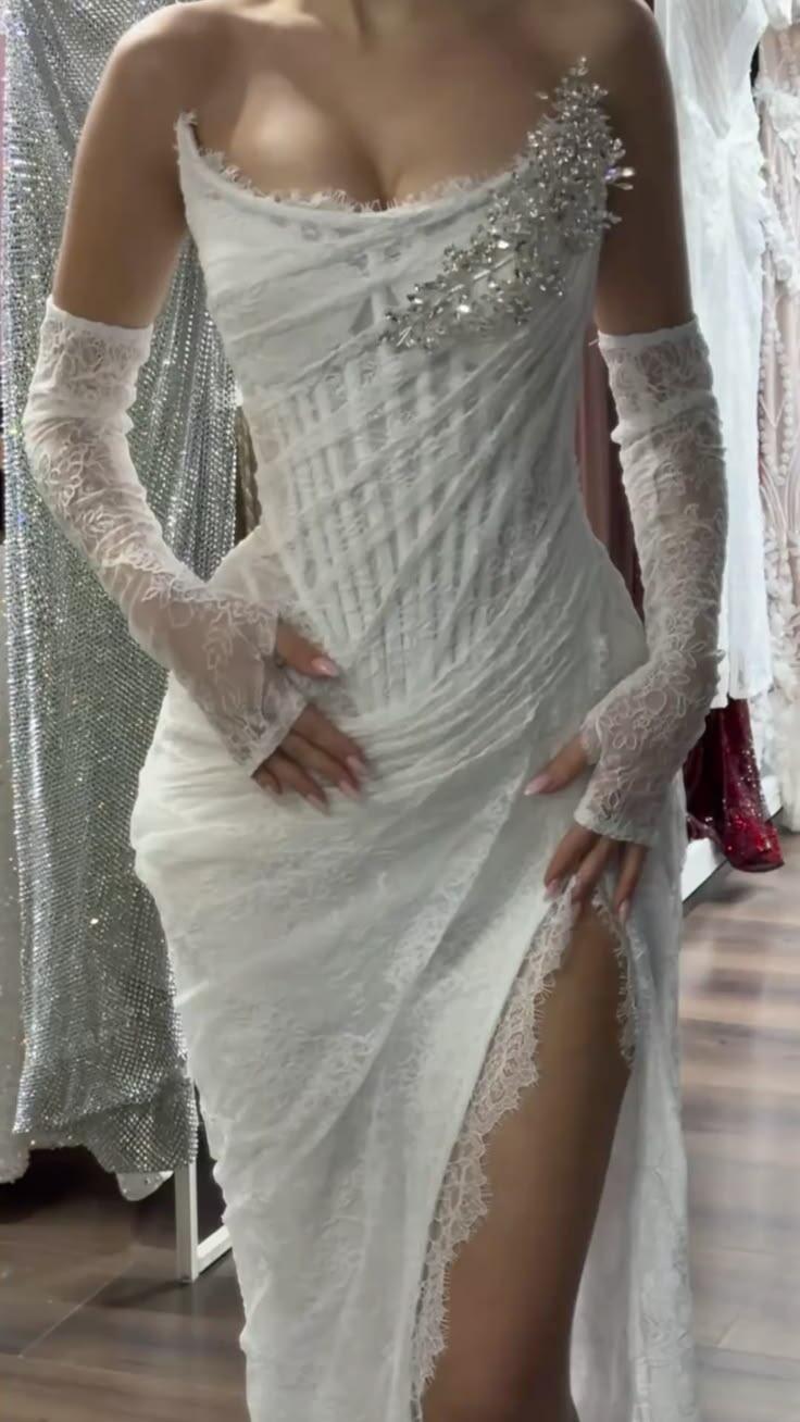 Elegant Strapless Lace Beaded Slit Long Evening Dress White Mermaid Party Gown With Gloves D5141