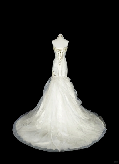 Elegant Strapless White Satin Pleated Tulle Appliques Mermaid Long Wedding Dress D5381