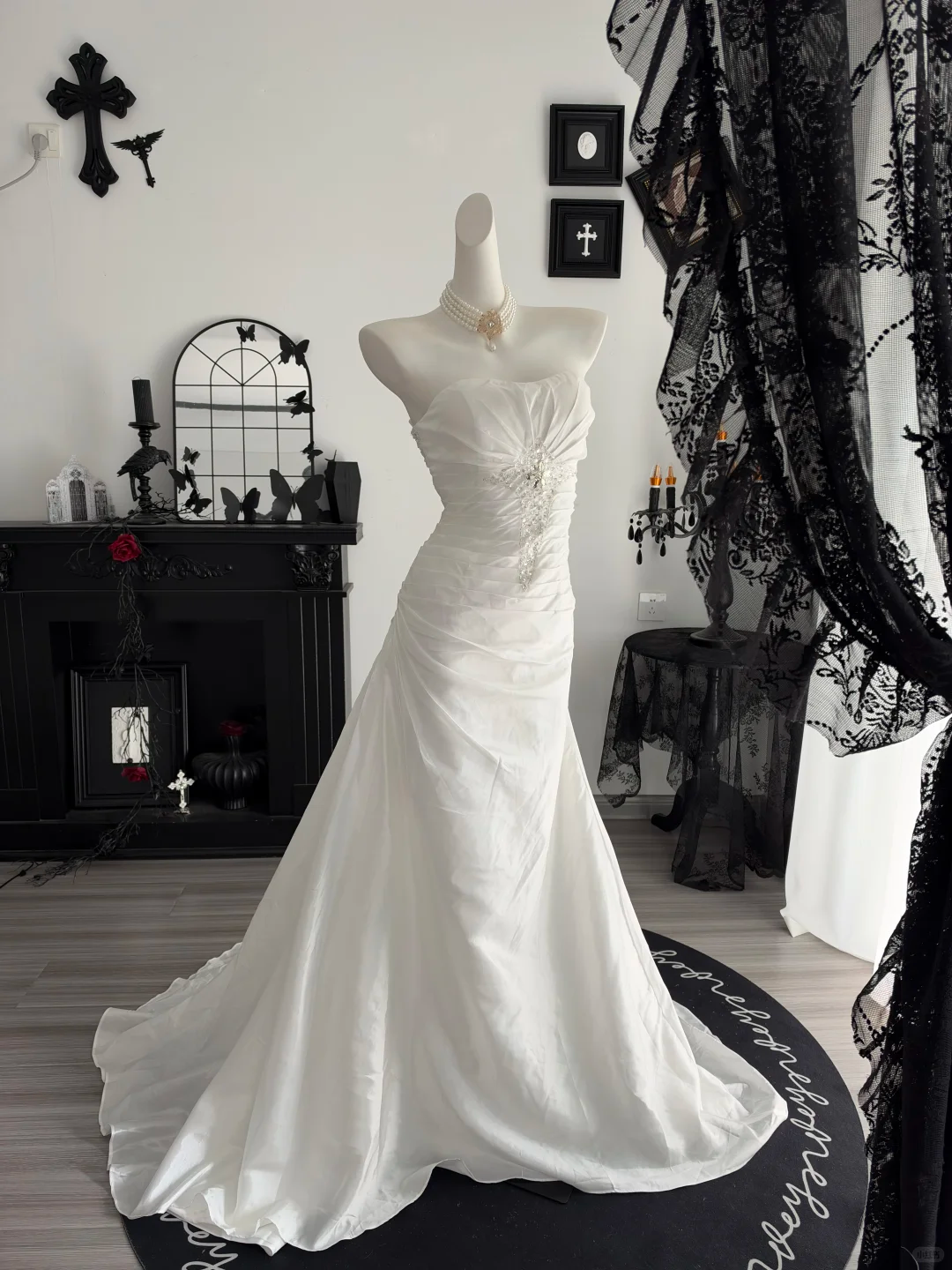 Classy Strapless White Satin Pleated Beaded Mermaid Long Party Dress Prom Dress D4702