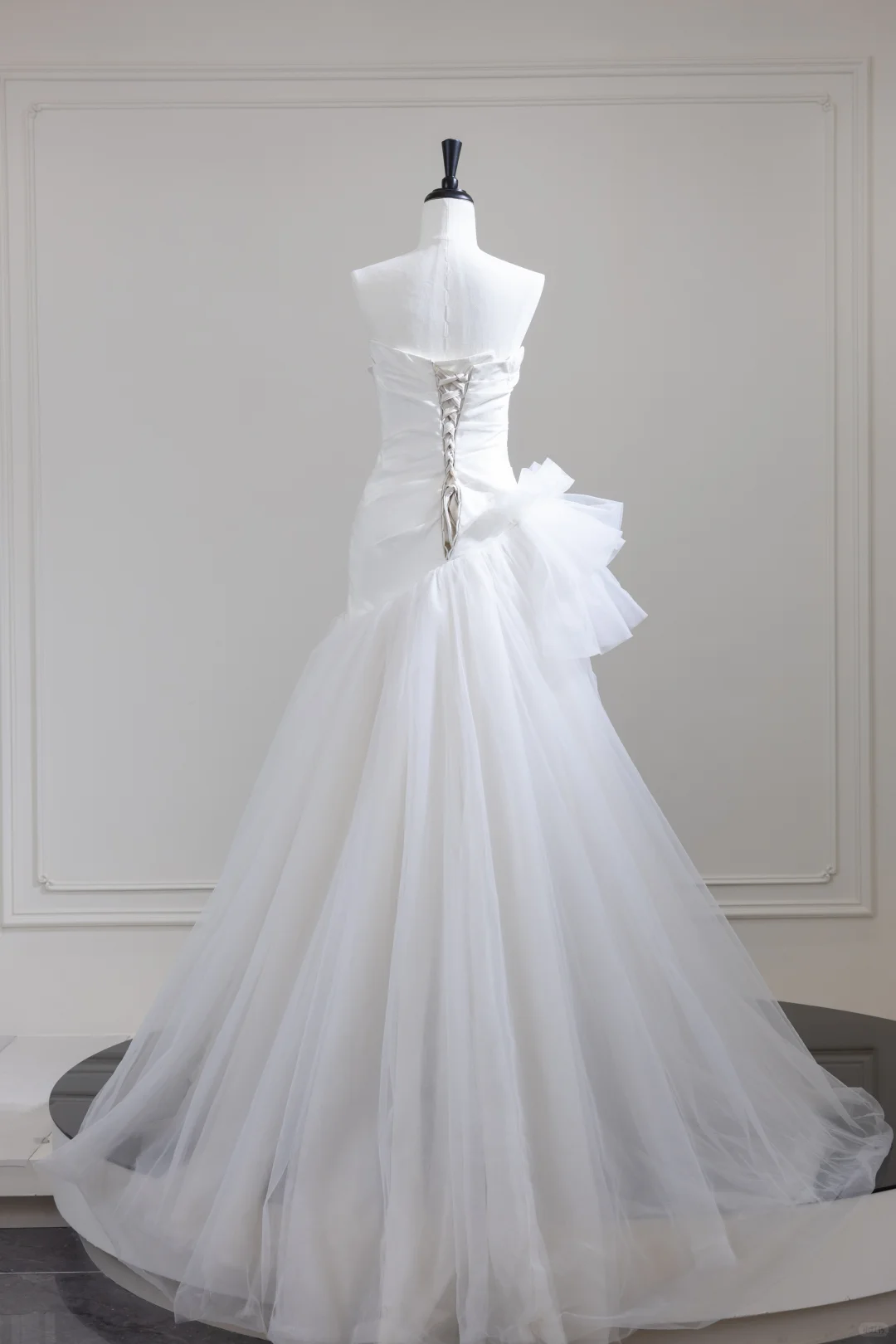 Elegant White Strapless Satin Tulle Mermaid Long Wedding Dress Bridal Gowns D3090