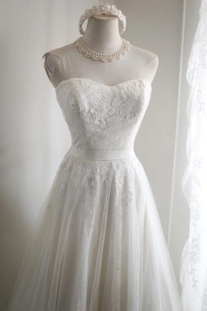 Vintage Strapless White Tulle Lace Appliques Wedding Dress S539
