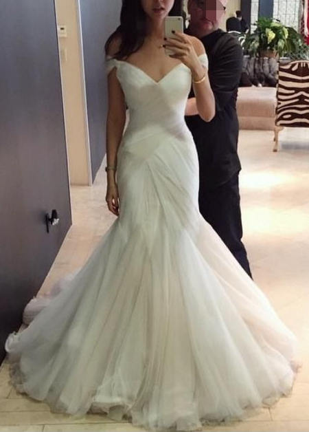 Elegant Off The Shoulder White Tulle Mermaid Long Wedding Dress Bridal Dress D1406