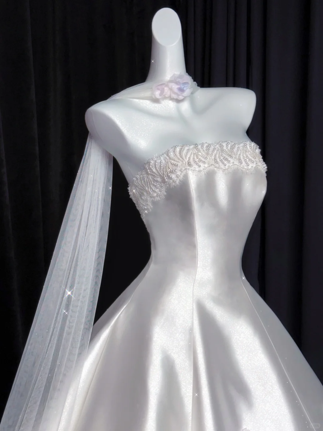Glamorous White Strapless Satin Beaded Floral Long Wedding Dress Bridal Dress D3080