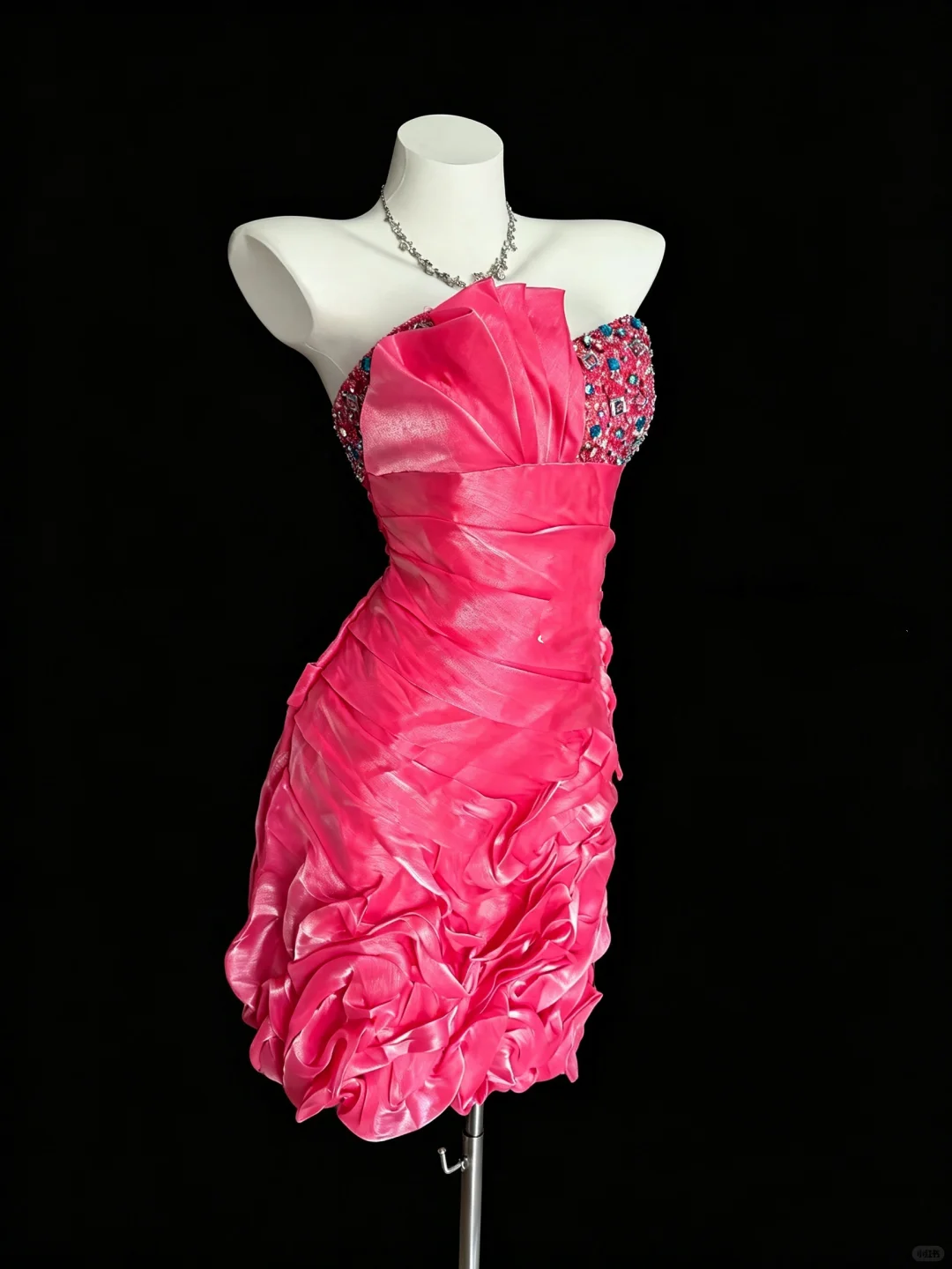 Stylish Pink Satin Pleated Beaded Short Homecoming Dress Strapless Sheath Short Cocktail Dress D5265