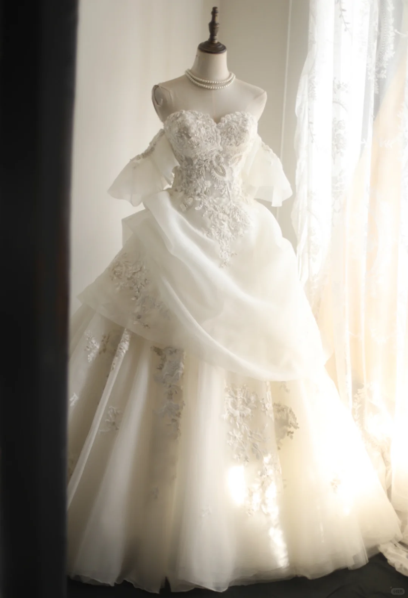 White Tulle Appliques Prom Dress with Ruffles LBQ1558