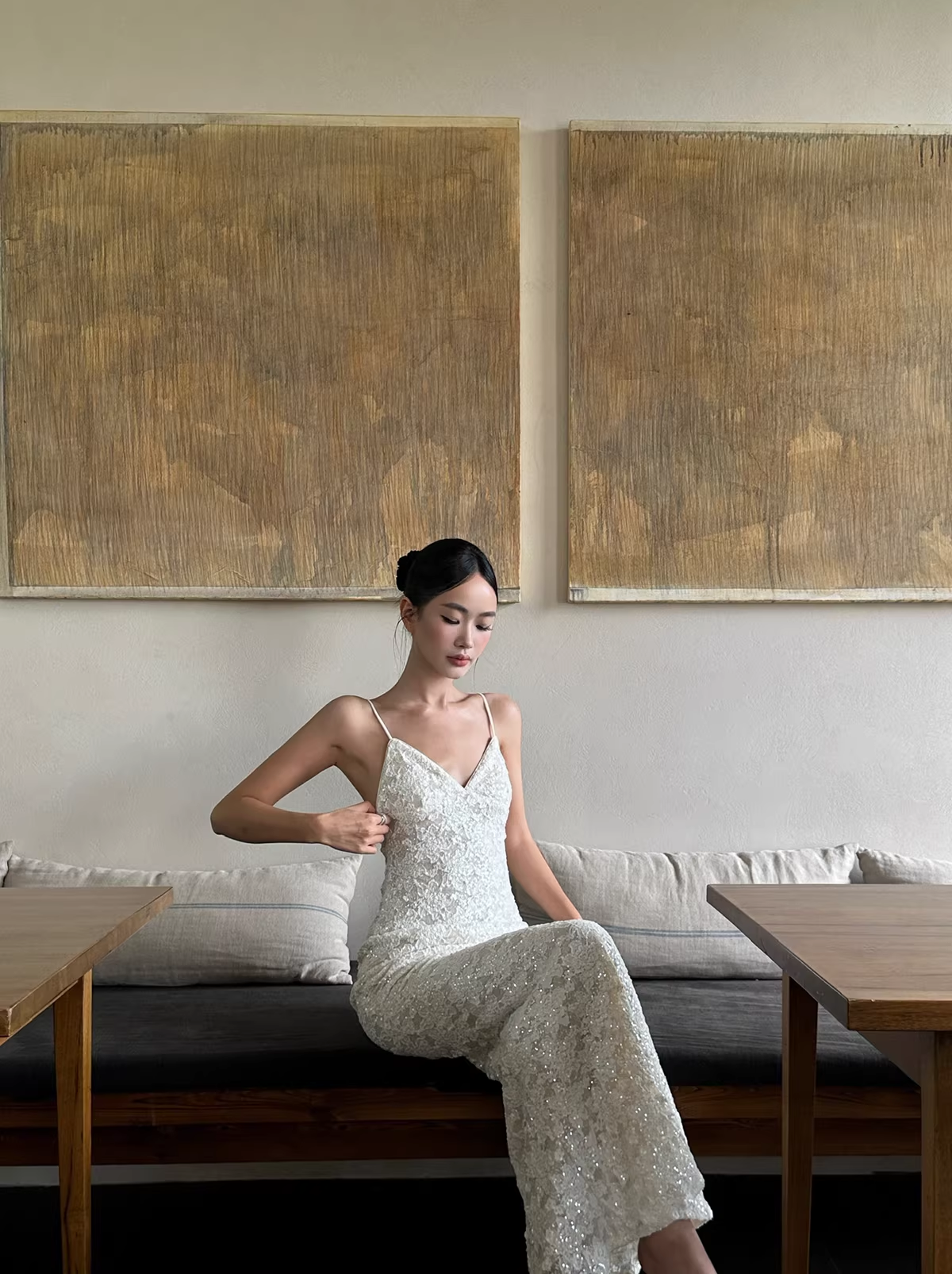 Pretty Spaghetti Straps V Neck Off White Lace Sequin Mermaid Long Evening Dress Formal Wedding Guest Dress D2125