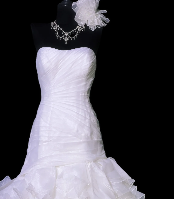 Charming White Strapless Tulle Pleated Mermaid Wedding Dress Long Bridal Dress D551