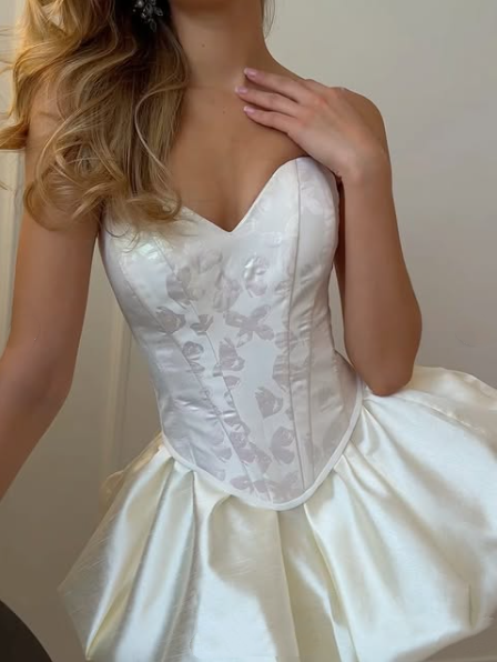 Glamorous Sweetheart Neck Satin Print Floral A Line Short 15th Birthday Outfits,Off White Short Homecoming Dress D3961