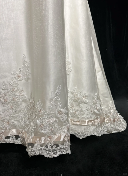 Elegant White Satin Appliques Beaded Long Wedding Dress D2834
