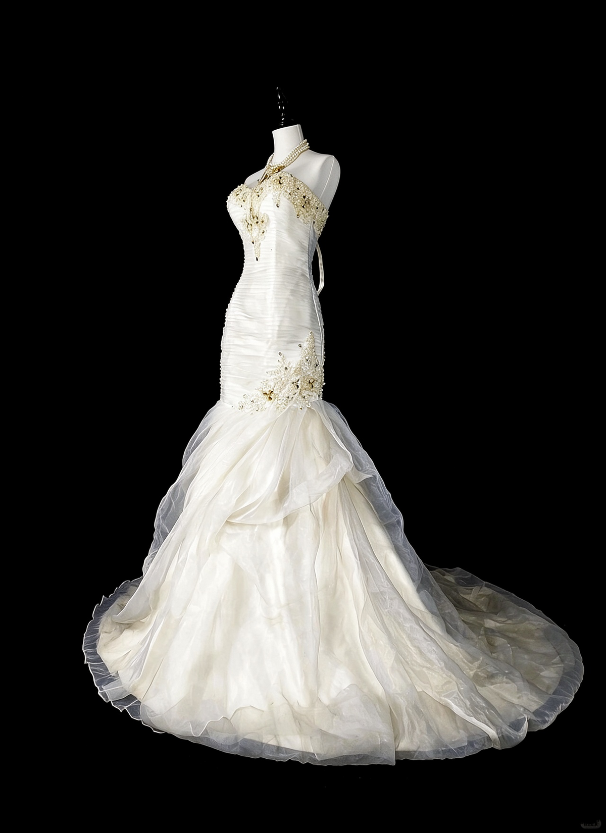 Elegant Strapless White Satin Pleated Tulle Appliques Mermaid Long Wedding Dress D5381