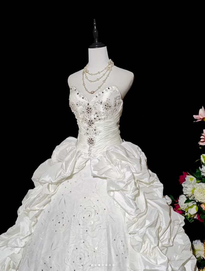 Retro Strapless Satin Pleated Beaded Ball Gown White Birthday Quinceanera Dress D2358