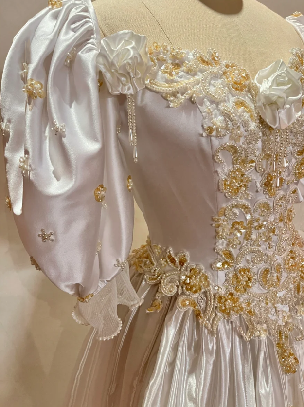 Charming Off The Shoulder White Satin Beaded Long Wedding Dress Bridal Gowns With Gloves D2032